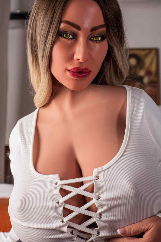 CLM 140cm (4ft7") BBW Bombshell  - Honey
